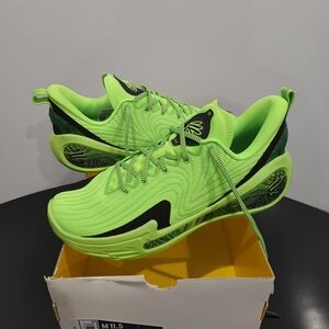 Under Armour Curry 12 'Extraterrestrial' Men's Size 11.5 LIKE NEW